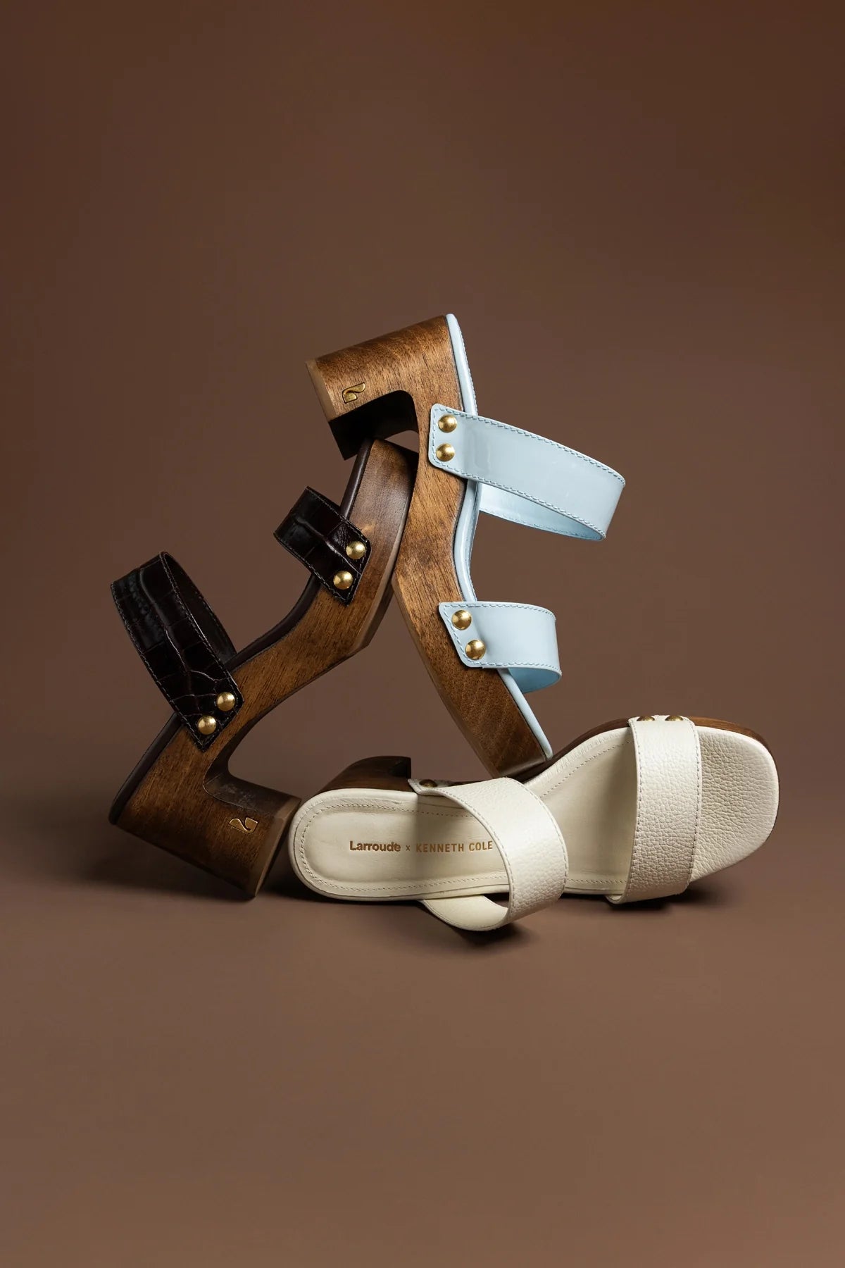 Larroudé x Kenneth Cole: Sandal Dark Oak Croco Leather
